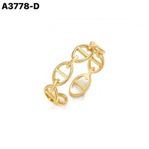 Petite Circle Ring