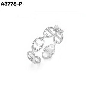 Petite Circle Ring