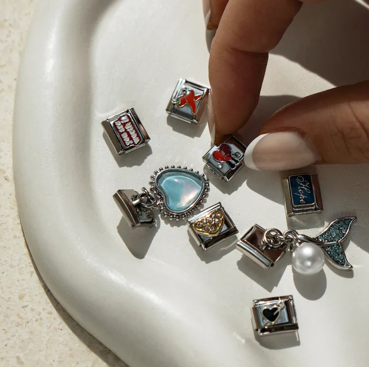 2 - CHOOSE YOUR PERSONALIZED CHARMS
